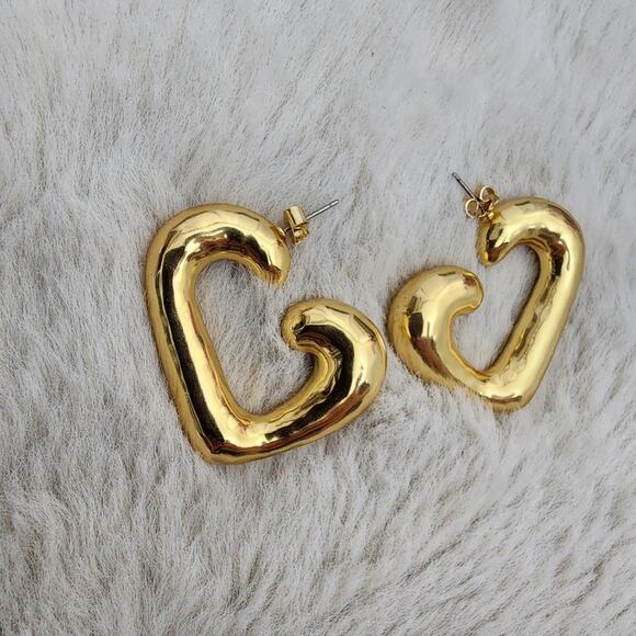 NEW J. Crew Gold Heart Shaped Chunky Earrings - Picture 8 of 8